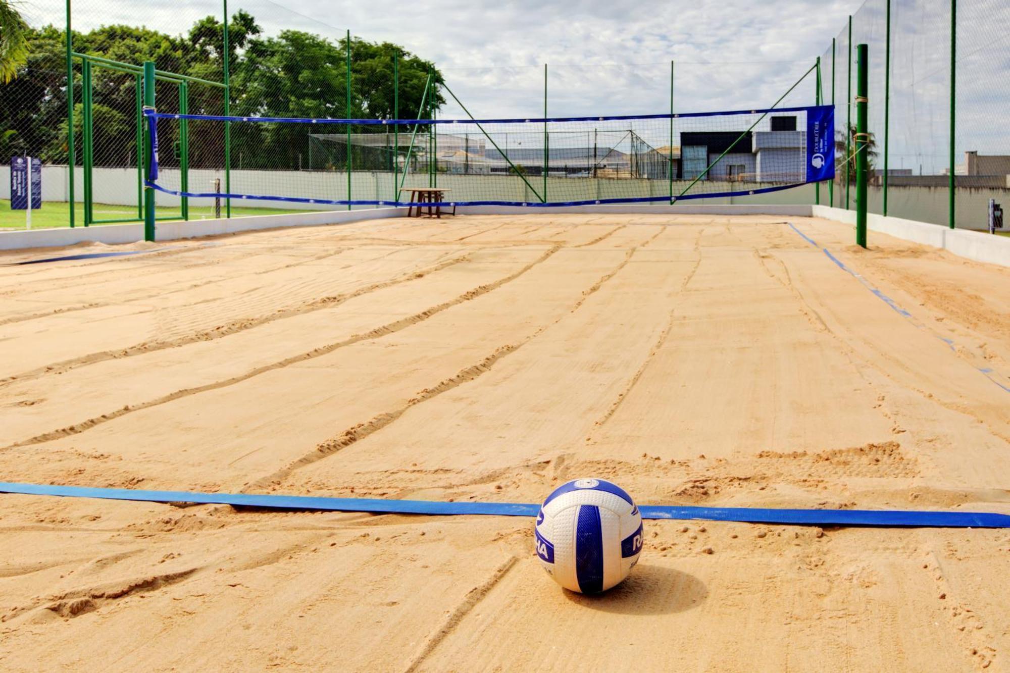 Doubletree By Hilton - Resort - Foz Do Iguacu Bagian luar foto A beach tennis court