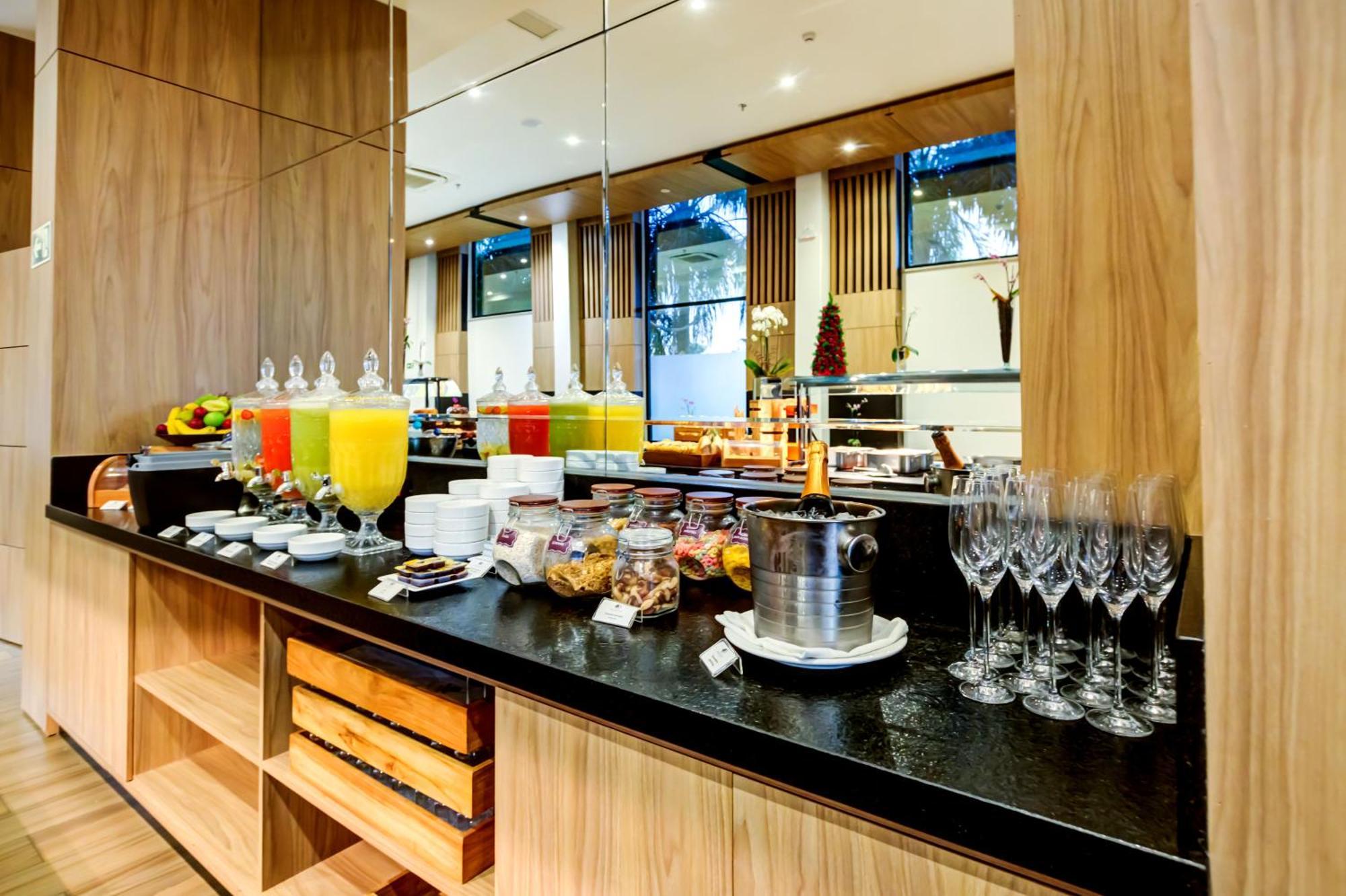 Doubletree By Hilton - Resort - Foz Do Iguacu Bagian luar foto The lounge at the airport
