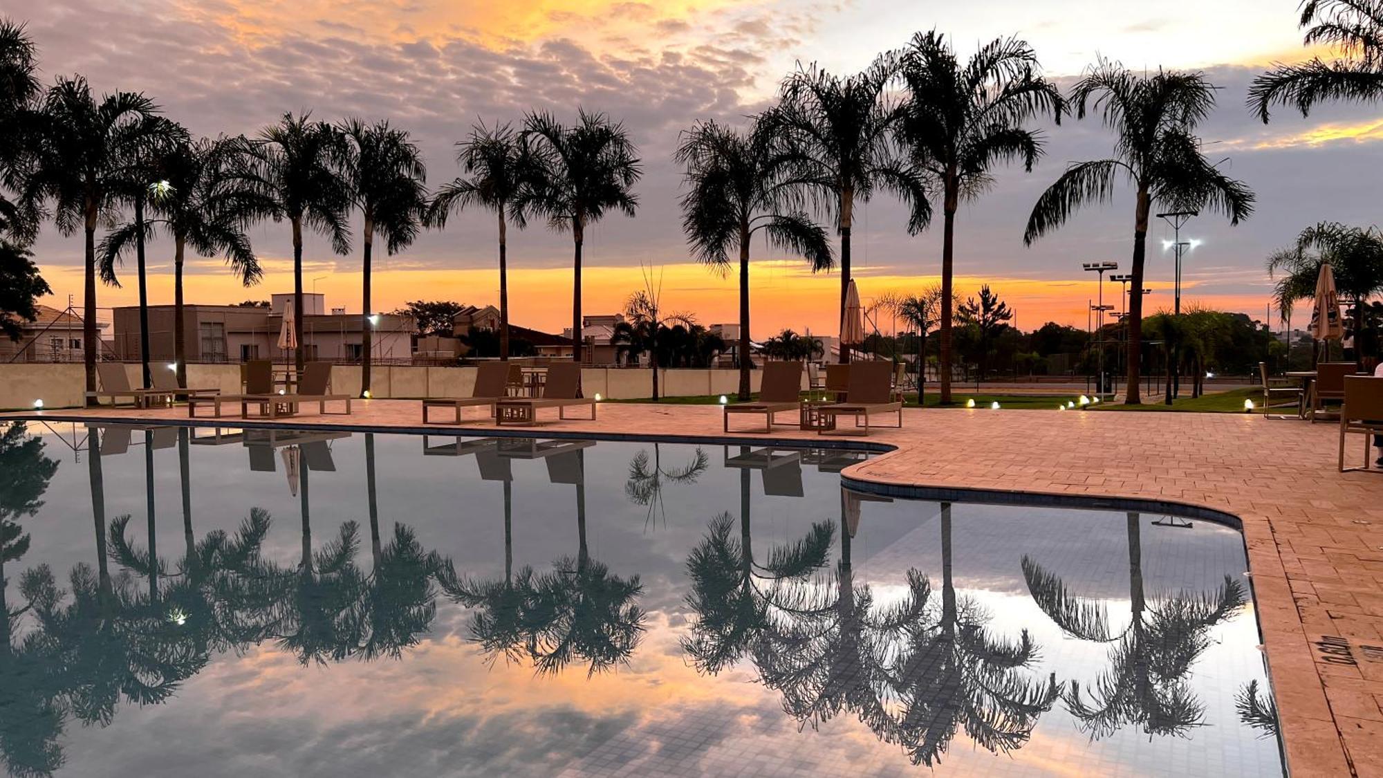 Doubletree By Hilton - Resort - Foz Do Iguacu Bagian luar foto Sunset at the University of Fortaleza