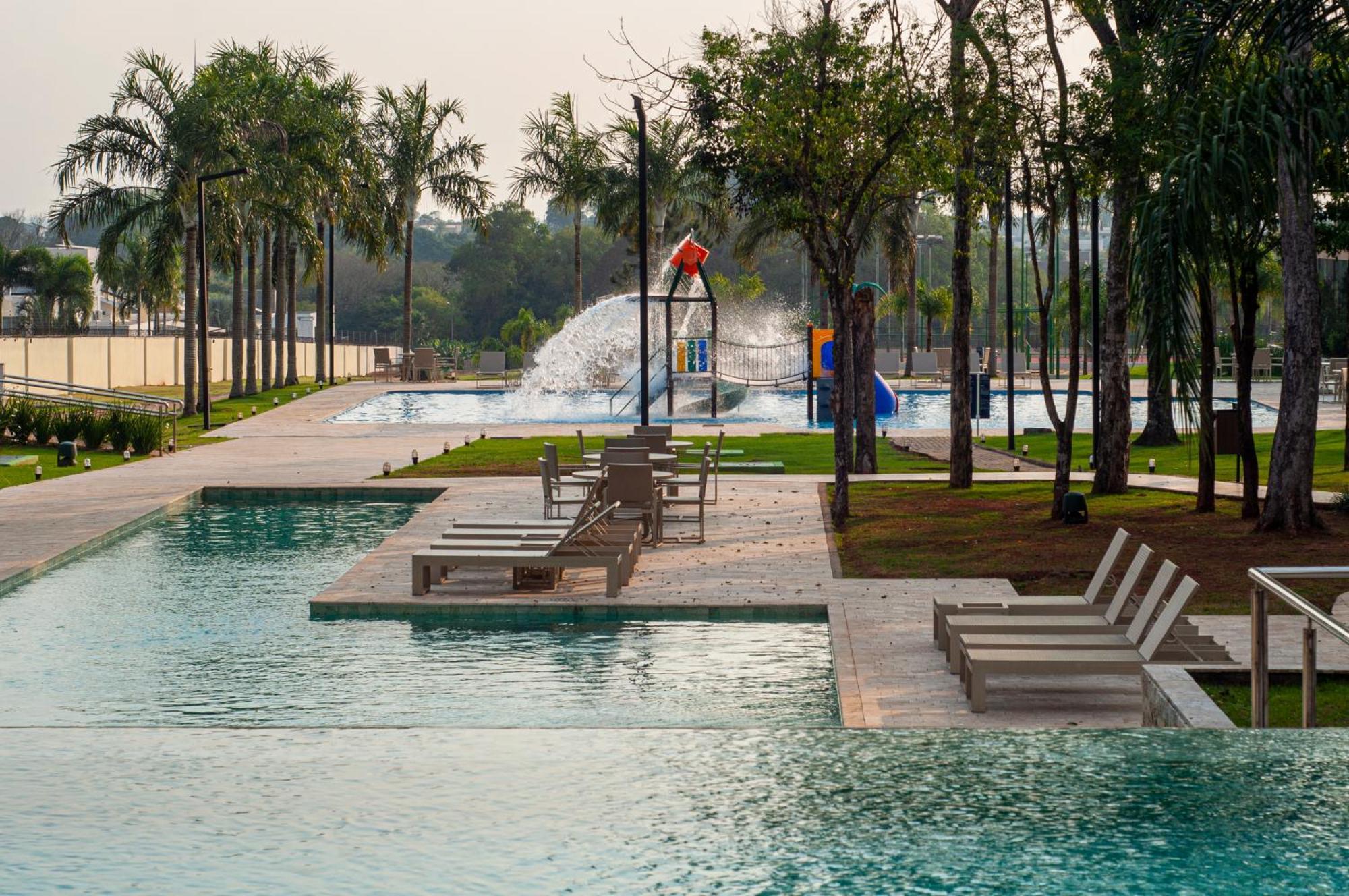 Doubletree By Hilton - Resort - Foz Do Iguacu Bagian luar foto The pool at the resort