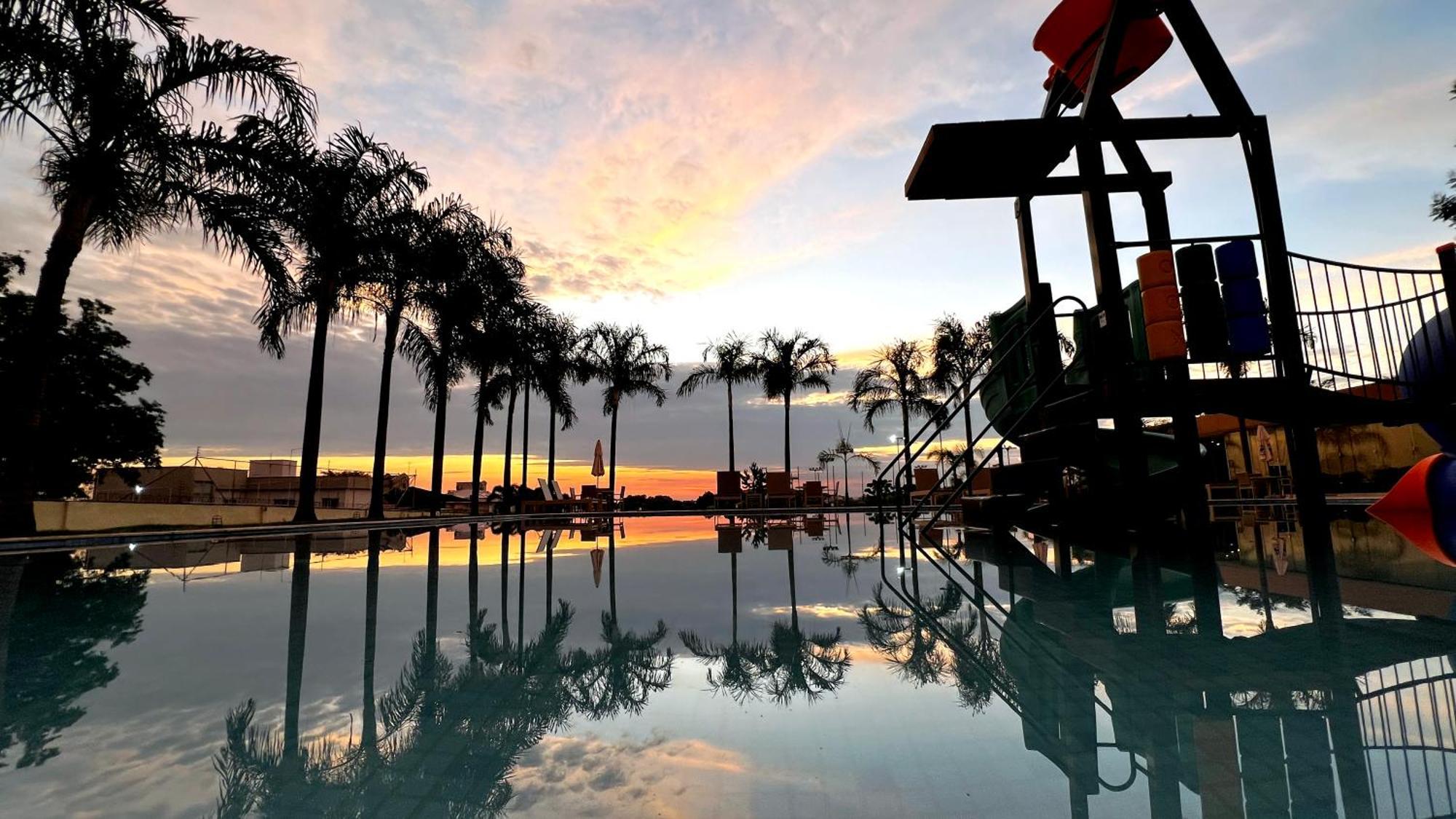 Doubletree By Hilton - Resort - Foz Do Iguacu Bagian luar foto Sunset at the Port of Miami